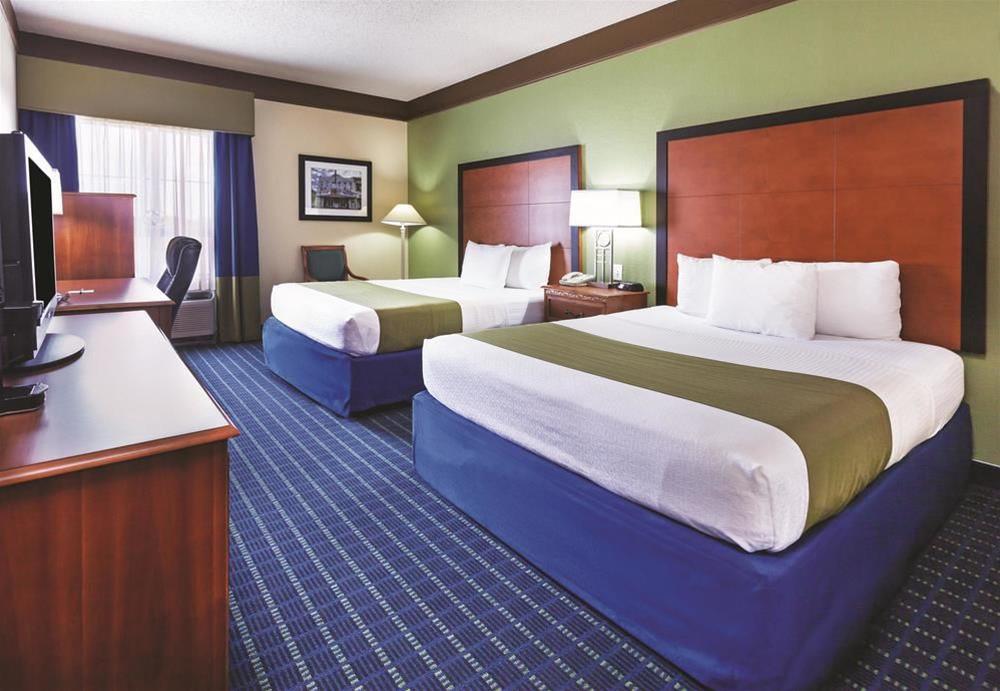 Comfort Inn & Suites Shawnee North Near I-40 Ngoại thất bức ảnh