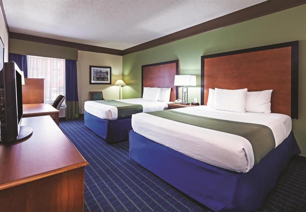 Comfort Inn & Suites Shawnee North Near I-40 Ngoại thất bức ảnh