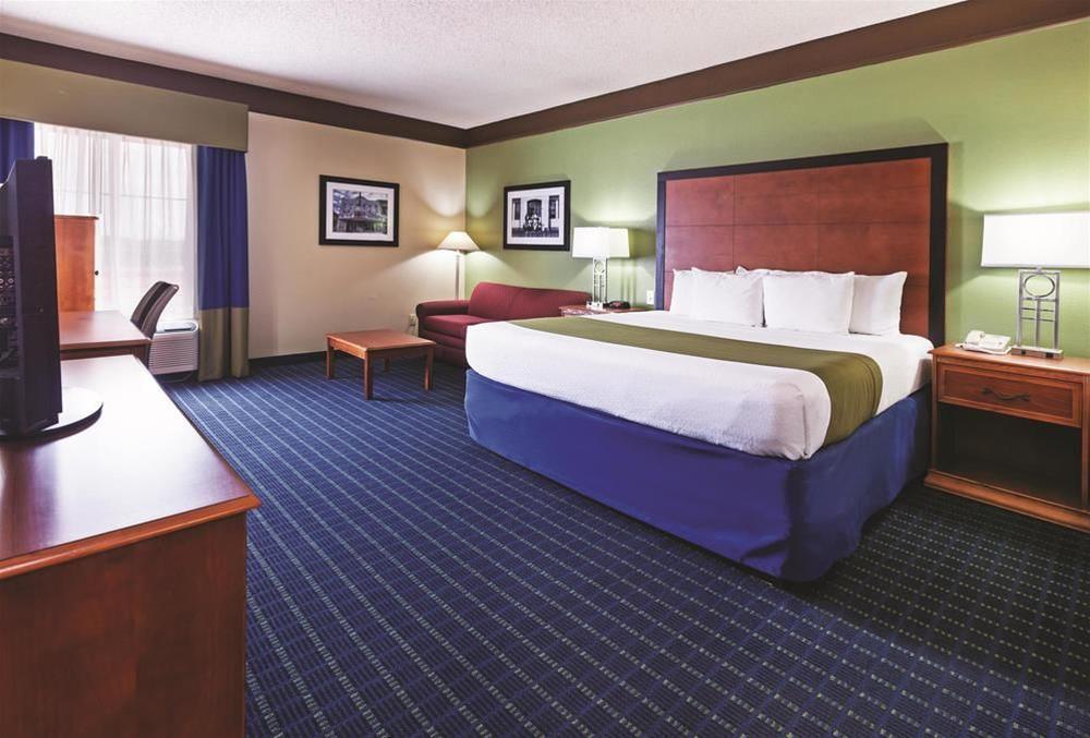 Comfort Inn & Suites Shawnee North Near I-40 Ngoại thất bức ảnh