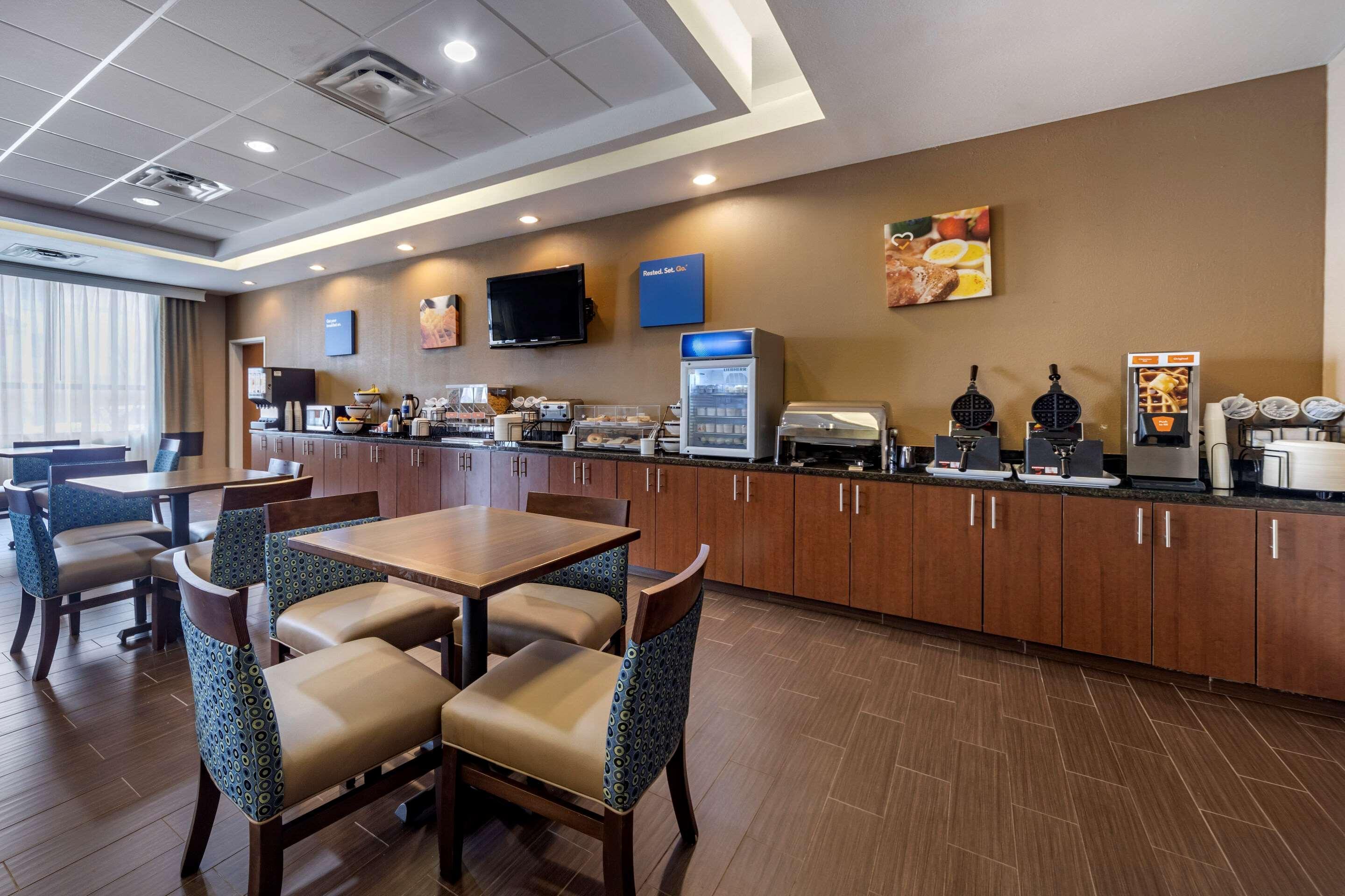 Comfort Inn & Suites Shawnee North Near I-40 Ngoại thất bức ảnh