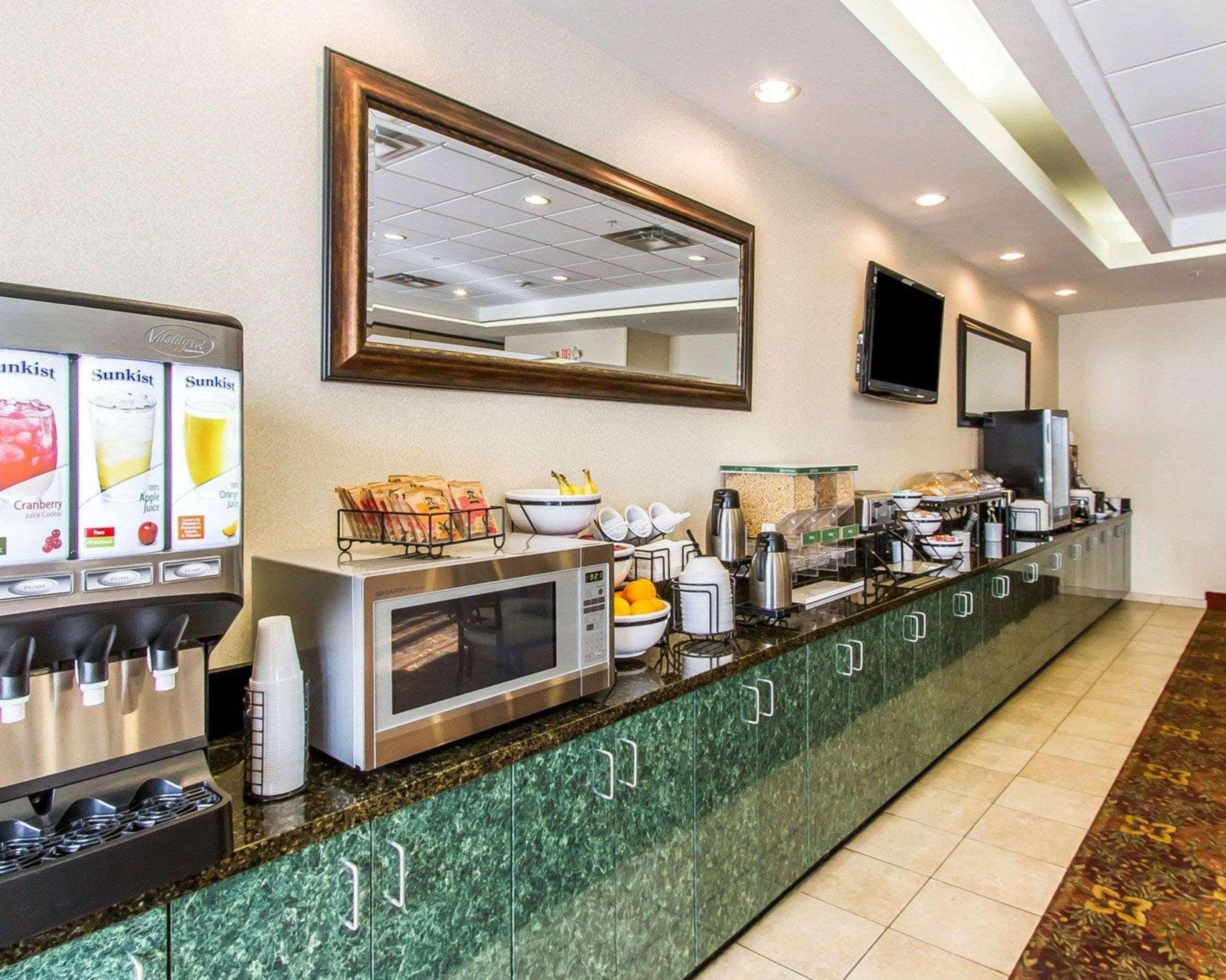 Comfort Inn & Suites Shawnee North Near I-40 Ngoại thất bức ảnh