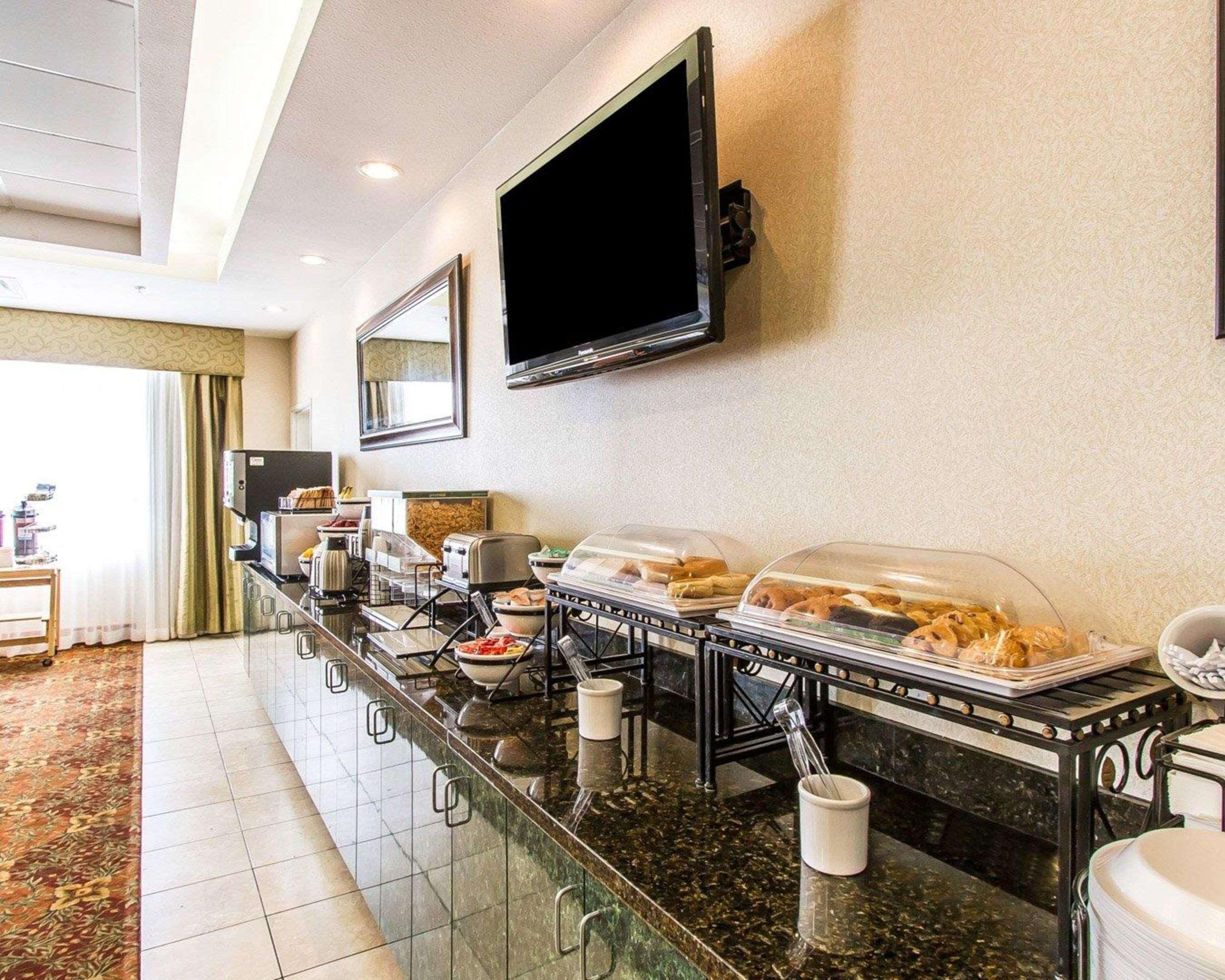 Comfort Inn & Suites Shawnee North Near I-40 Ngoại thất bức ảnh