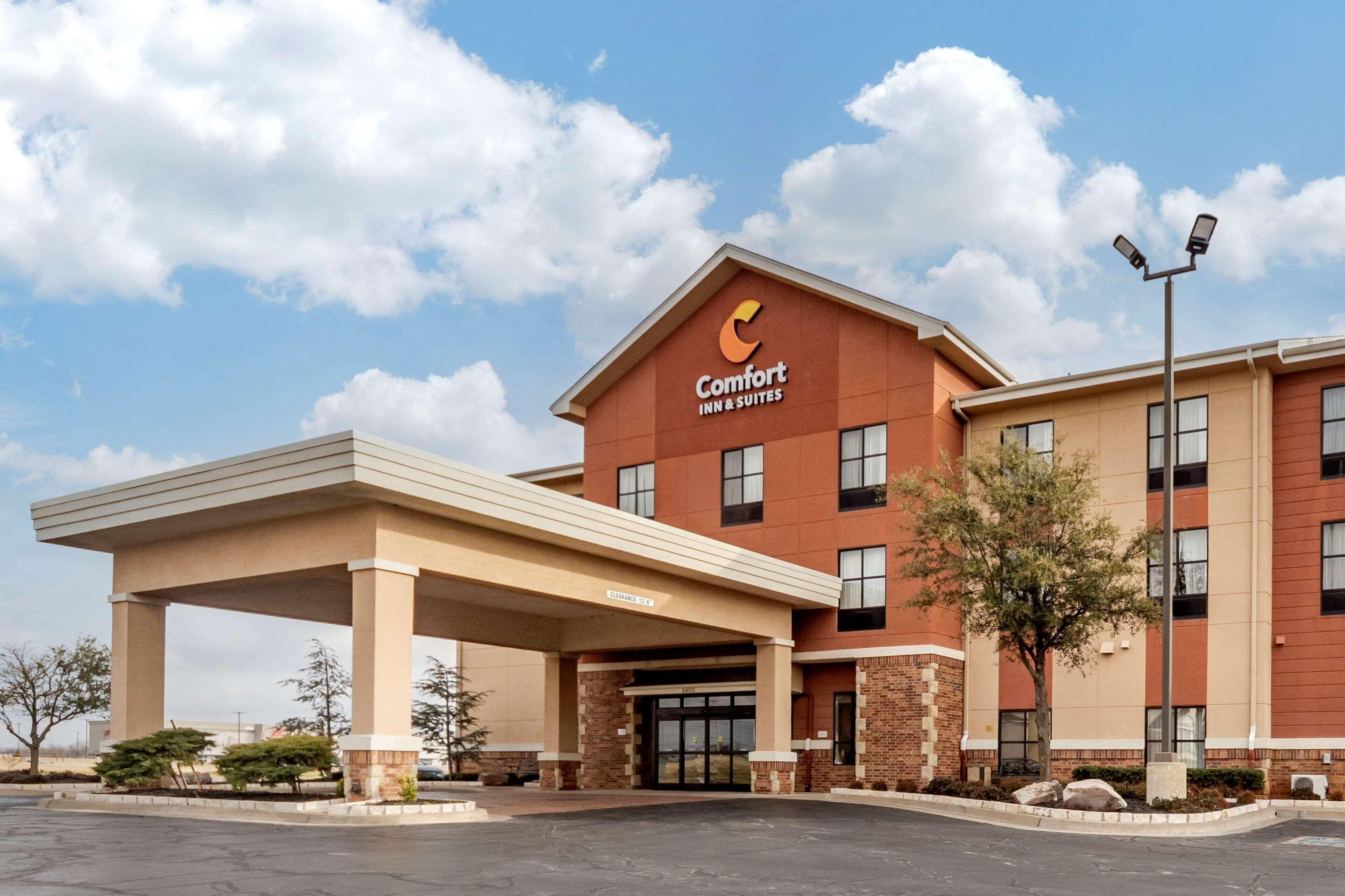 Comfort Inn & Suites Shawnee North Near I-40 Ngoại thất bức ảnh