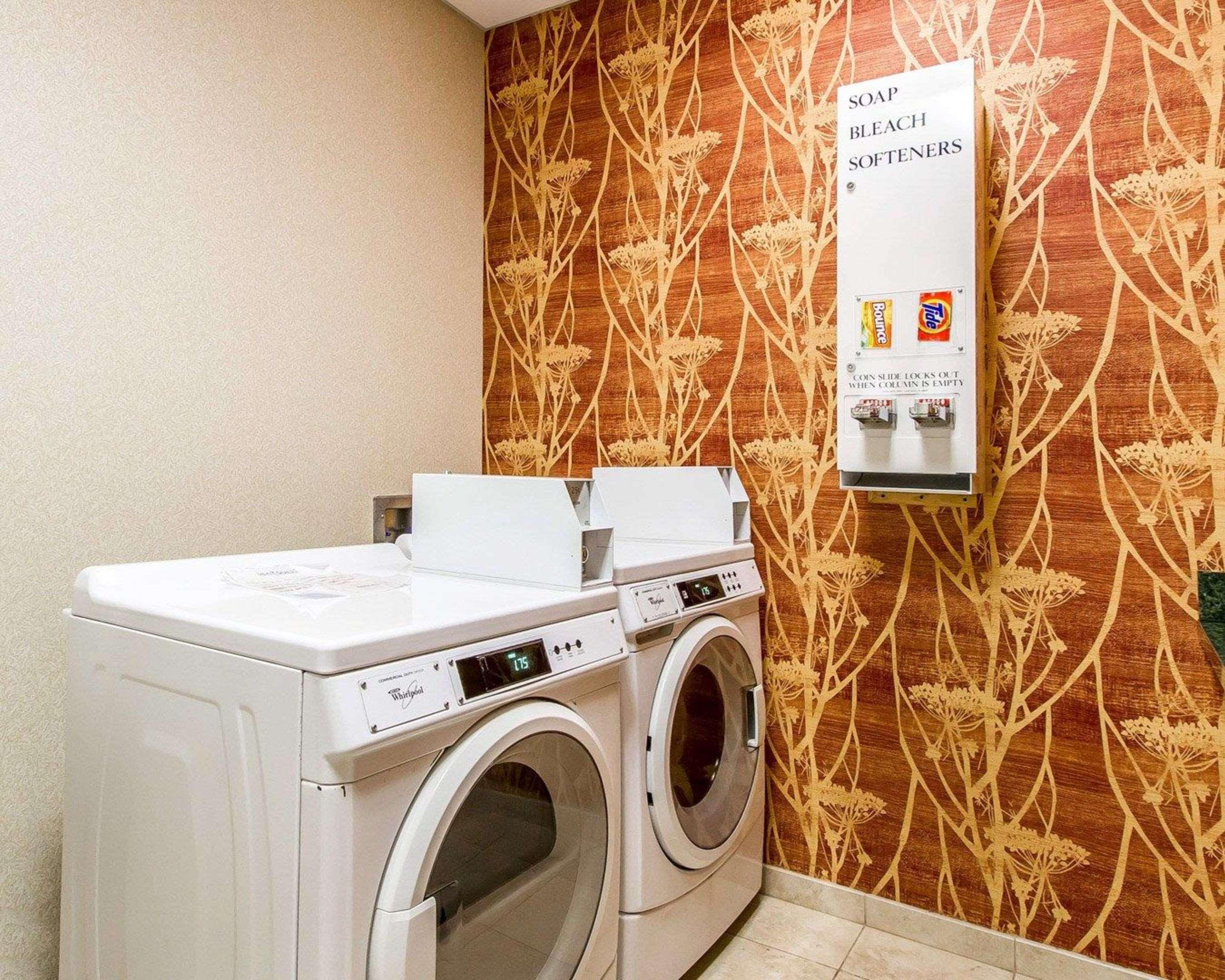 Comfort Inn & Suites Shawnee North Near I-40 Ngoại thất bức ảnh