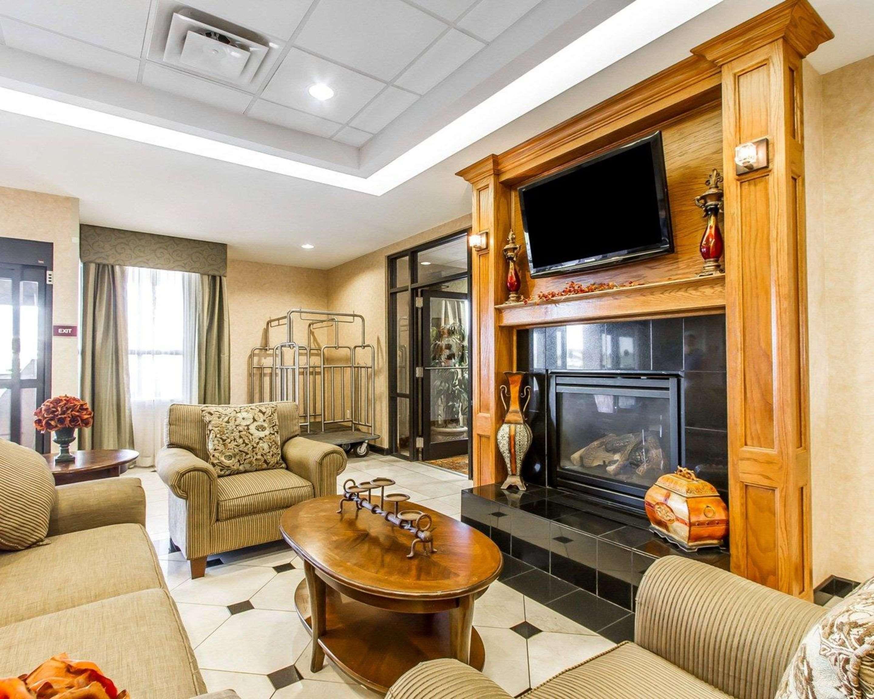 Comfort Inn & Suites Shawnee North Near I-40 Ngoại thất bức ảnh