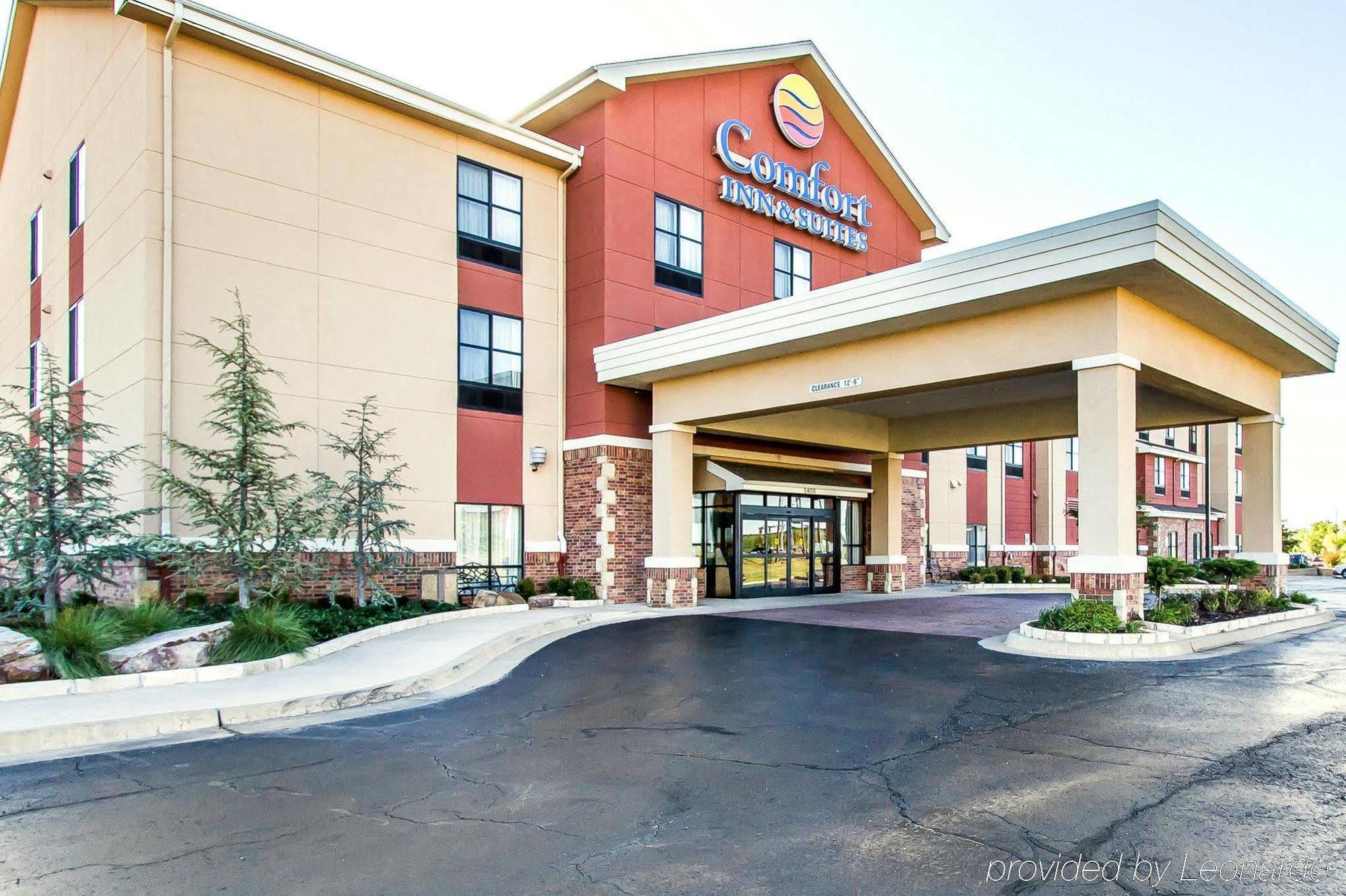 Comfort Inn & Suites Shawnee North Near I-40 Ngoại thất bức ảnh